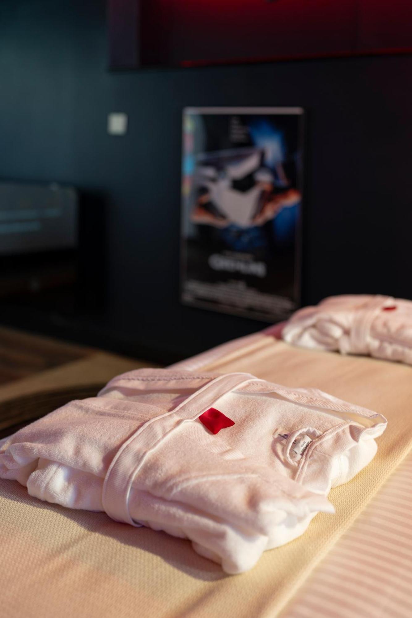 Cinema Room Haut De Gamme Avec Balneotherapie 南锡 外观 照片